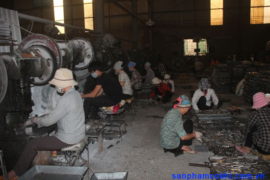 xưởng sản xuất sản phẩm cơ khí của Làng Rùa